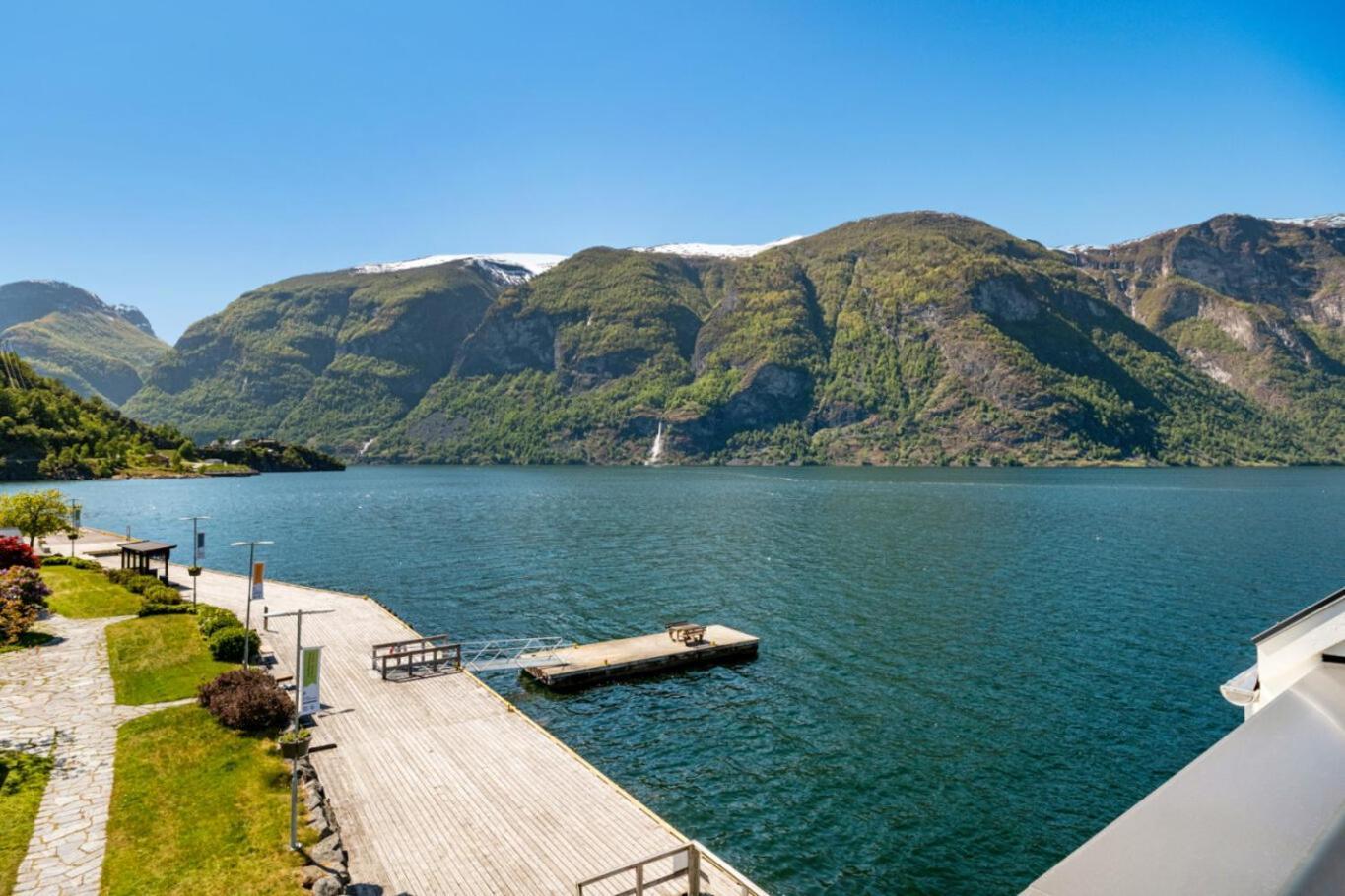 Wangen Apartments As Aurland Exteriör bild